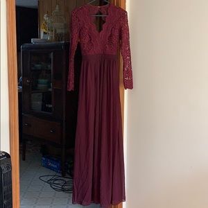 NWOT Lulu’s open-back long sleeve dress